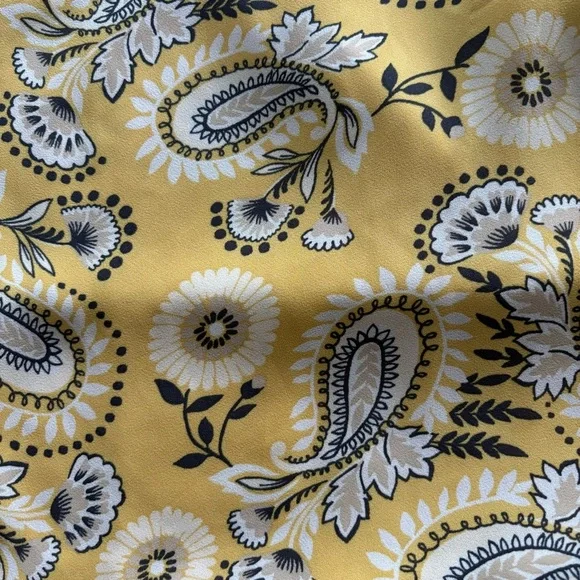 ❤️2/$15 or 3/$21❤️ Loft Paisley Strappy Cami Size Small - Picture 4 of 10